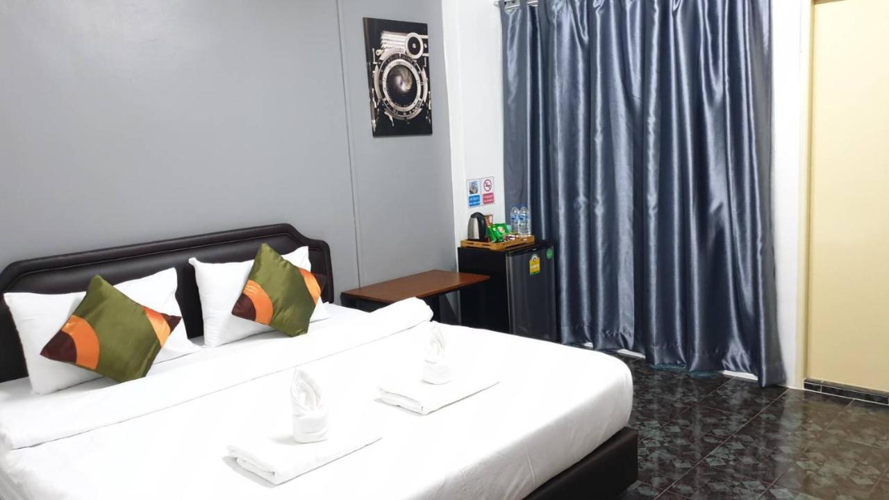 Ada Apartment - อาดา อพาร์ทเมนท์ Bangkok Eksteriør billede